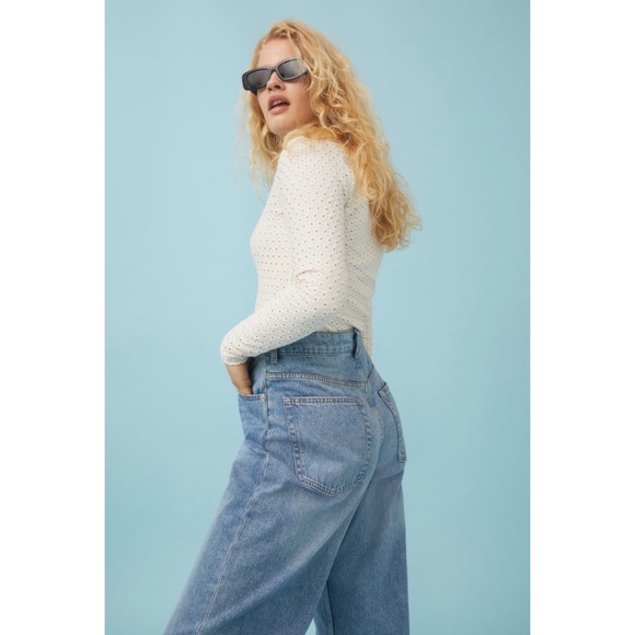 H&M Collared Top - Picture 7 of 7